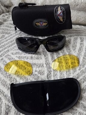 Victory Motorcycles Black Wrap Riding   Sunglasses 3 Sets of Lenses Day/Night